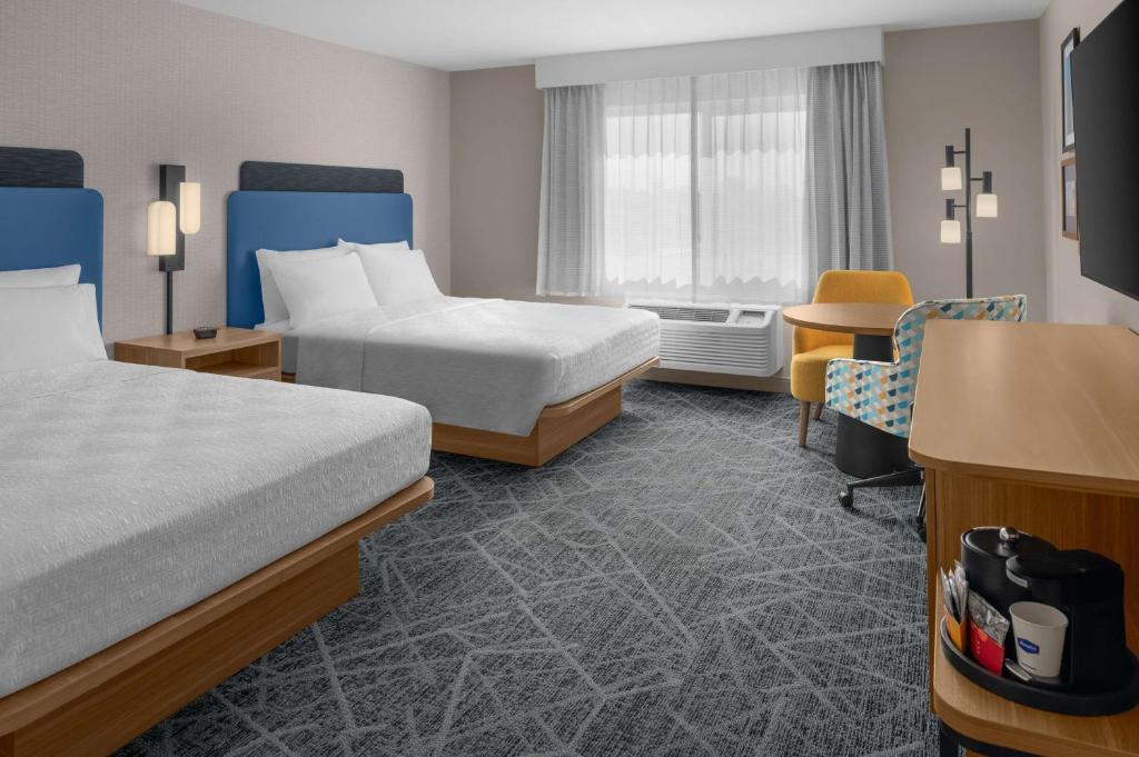 Hampton Inn by Hilton Costa Mesa Newport Beach photo