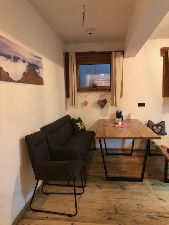 Posedenie v ubytovaní Kasermandl Berghütte