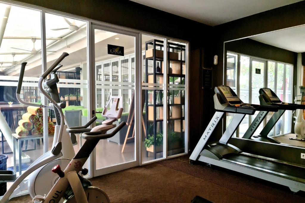 Fitness centrum a/nebo fitness zařízení v ubytování The Kana Kuta Hotel