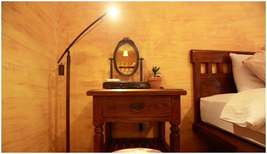 Errantry Lodge & Studio - Deluxe Queen Room With Shower