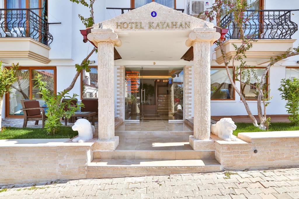 Фасад или вход в Hotel Kayahan
