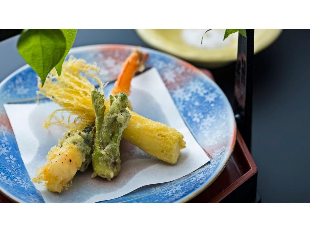 ホテルの敷地内または近くでの食事または食べ物