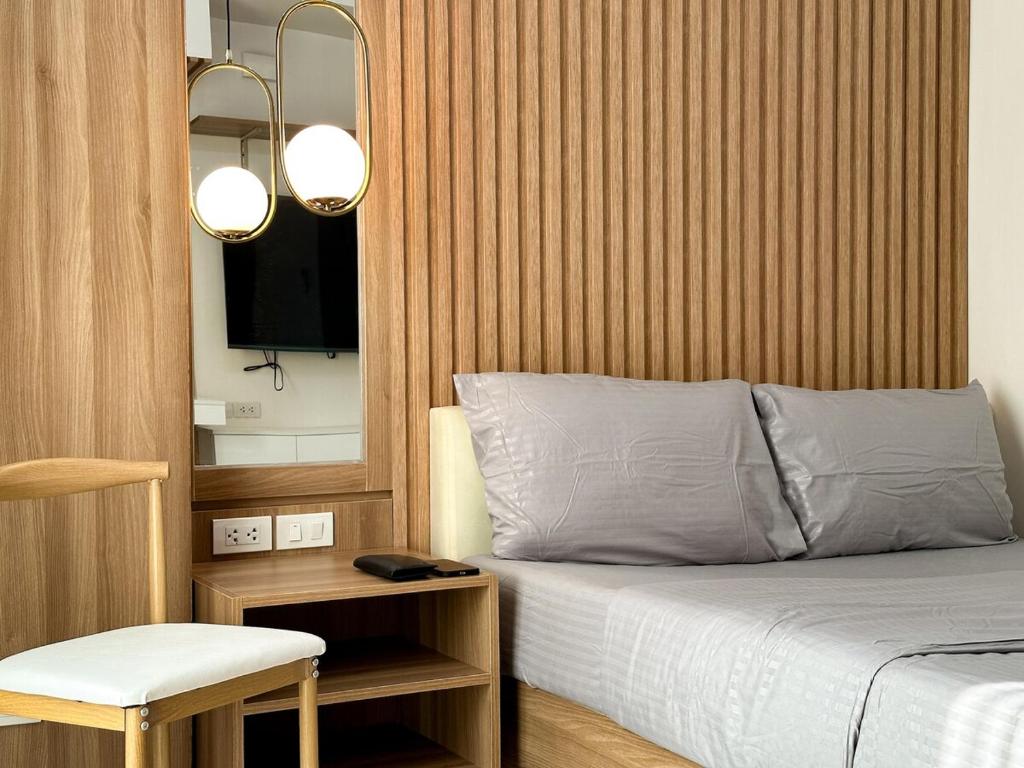 Χώρος καθιστικού στο Inspiria Condo Davao next to Abreeza Ayala Mall