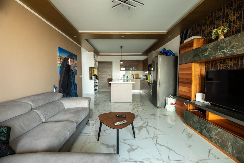 Khu vực ghế ngồi tại Private Room In Vegan Household Close To Valletta