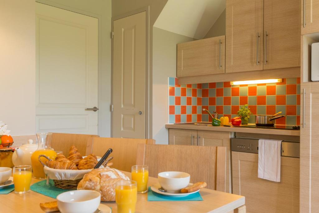 Résidence Pierre & Vacances le Green Beach - Two-Bedroom House With Terrace (6 People)