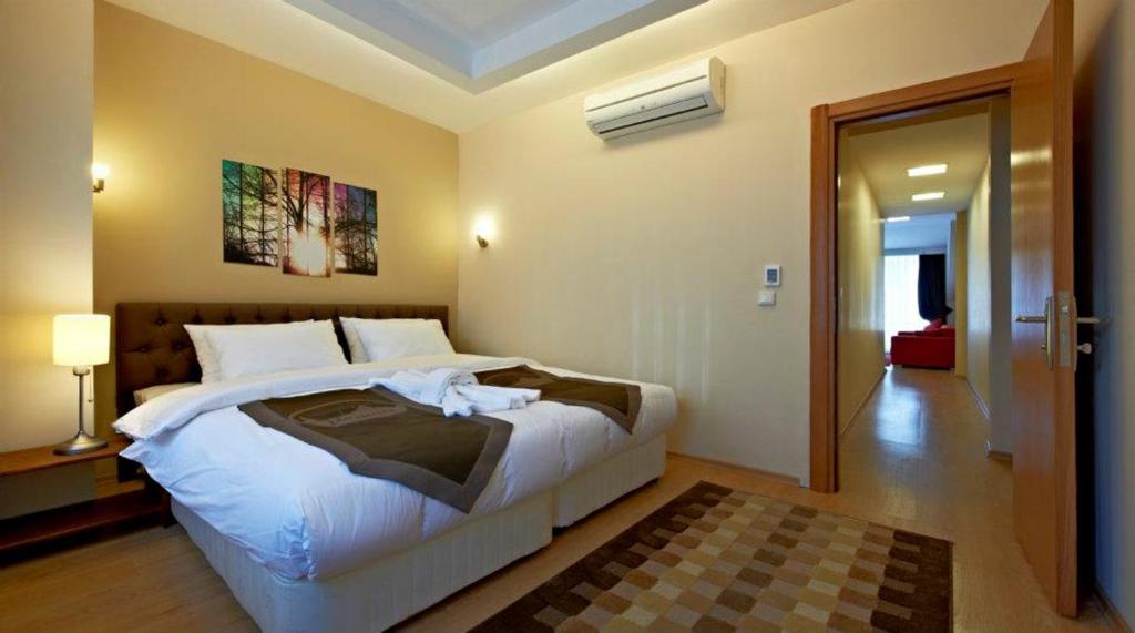 Retropera Hotel