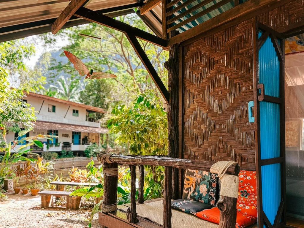 Zahrada ubytování Baan Suanthip Homestay - Aoluek Natural Retreat