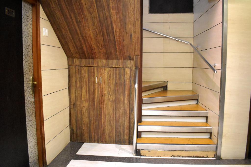 Foto Mumbais asuva majutusasutuse Hotel Kamal - Mumbai Hotels galeriist