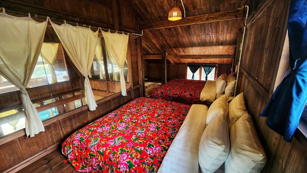 Postel nebo postele na pokoji v ubytování Mai's Cozy House Ta Van - Ricefield View