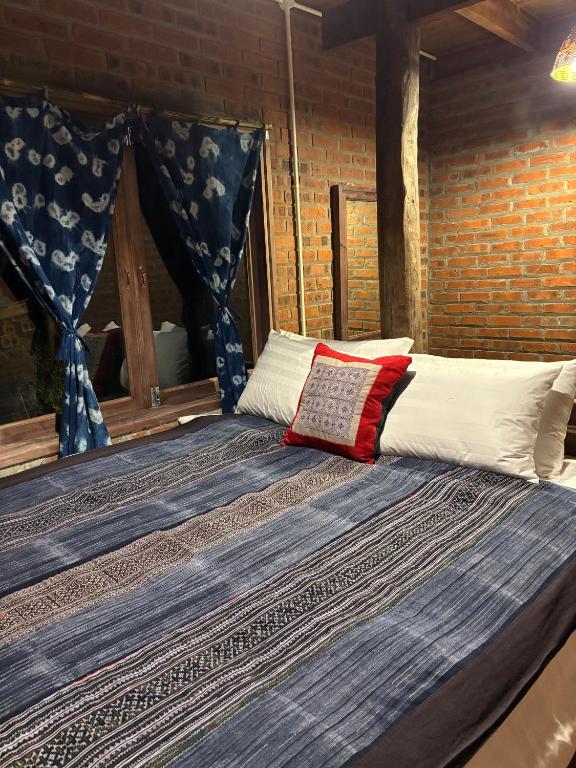 Postel nebo postele na pokoji v ubytování Mai's Cozy House Ta Van - Ricefield View
