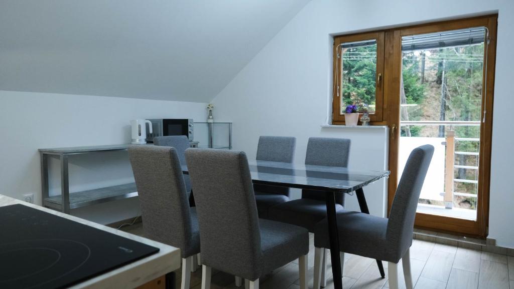 Fotografie z fotogalerie ubytování Hiša Lunna - Apartments in a Forest Paradise v destinaci Vitanje