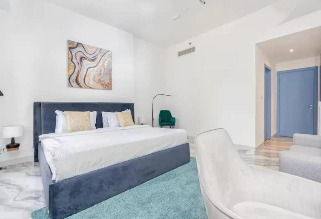 Postel nebo postele na pokoji v ubytování Ahlan Premium Luxury Marina Cityview JBR