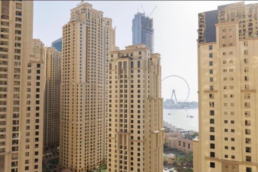 Nespecifikovaný výhled na destinaci Dubaj nebo výhled na město při pohledu z ubytování v soukromí