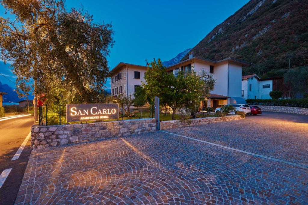 Nespecifikovaný výhled na hory nebo výhled na hory při pohledu z hotelu