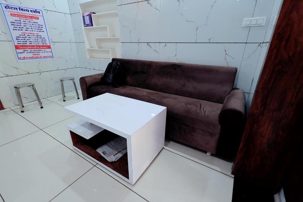 Posezení v ubytování Hotel DIVYA DARSHAN