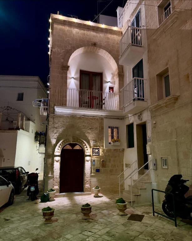 Iris Apartments - 12