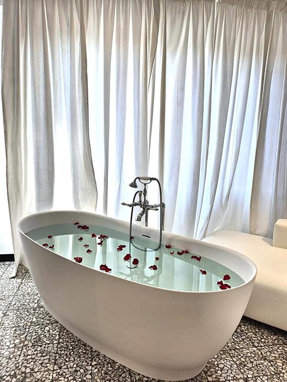 Fotografie z fotogalerie ubytování Eveline 2 - Piscina Privata o Jacuzzi v Sanremu