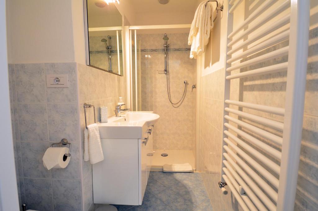 Koupelna v ubytování VILLA ARANCIO Ghiffa