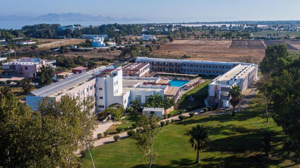 Bazén v ubytování Aegean Bay Hotel nebo v jeho okolí