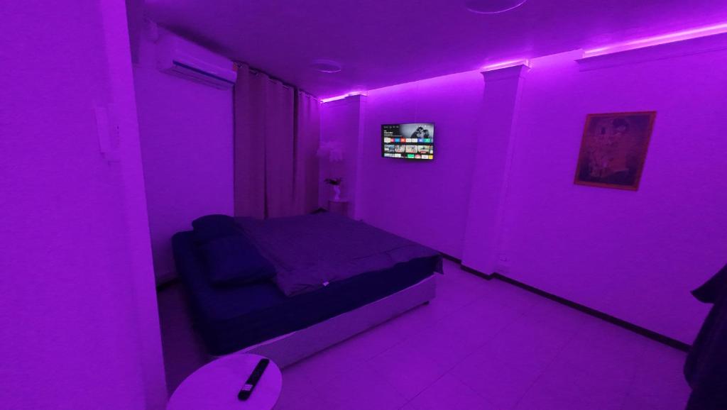TV a/nebo společenská místnost v ubytování W33d Gallery Pattaya