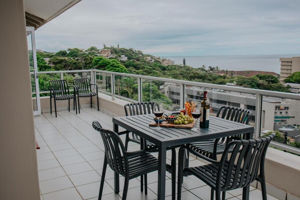 Μπαλκόνι ή βεράντα στο Ballito Vista - Stunning Seaview - Walk to Beach - 3 Bedroom