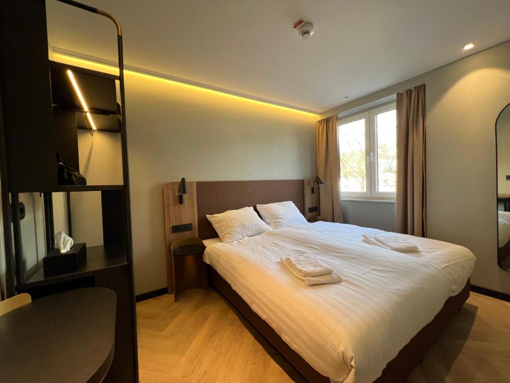 Day8 Hotel - Resim 7