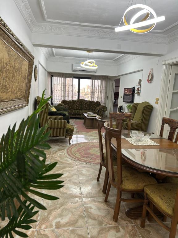 Posezení v ubytování Nile view apartment