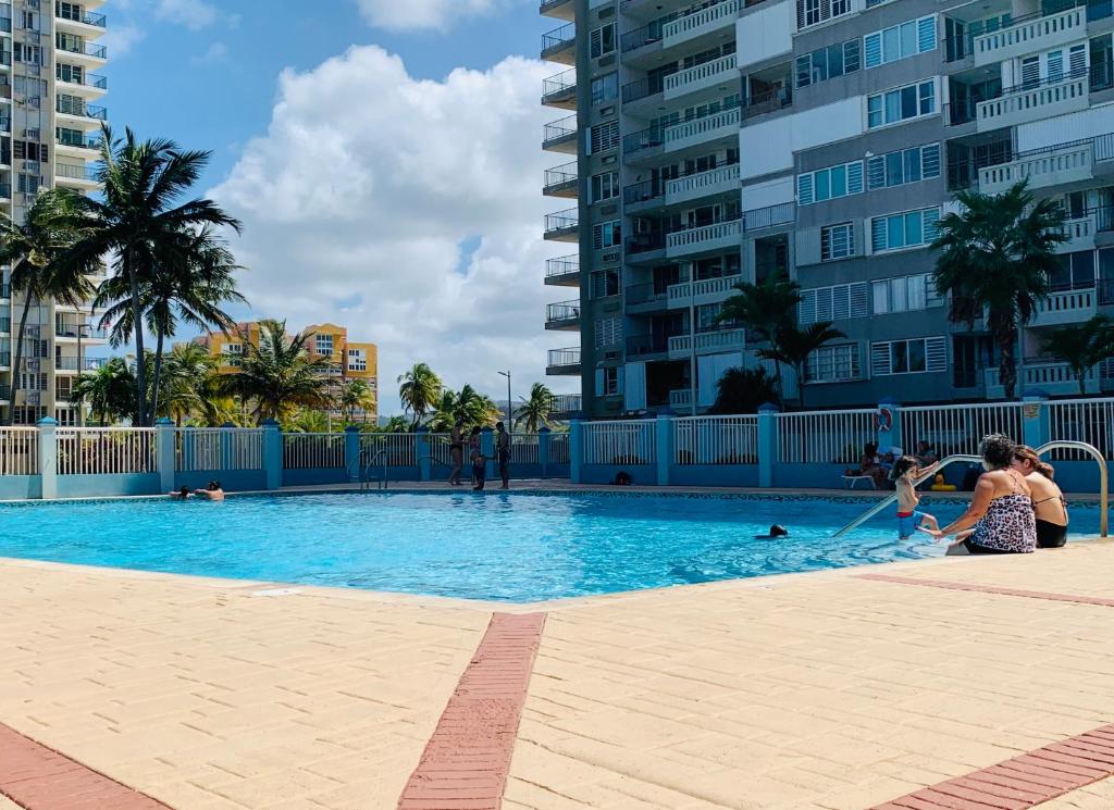 Bazén v ubytování Luquillo Beach & Ocean Fresh nebo v jeho okolí