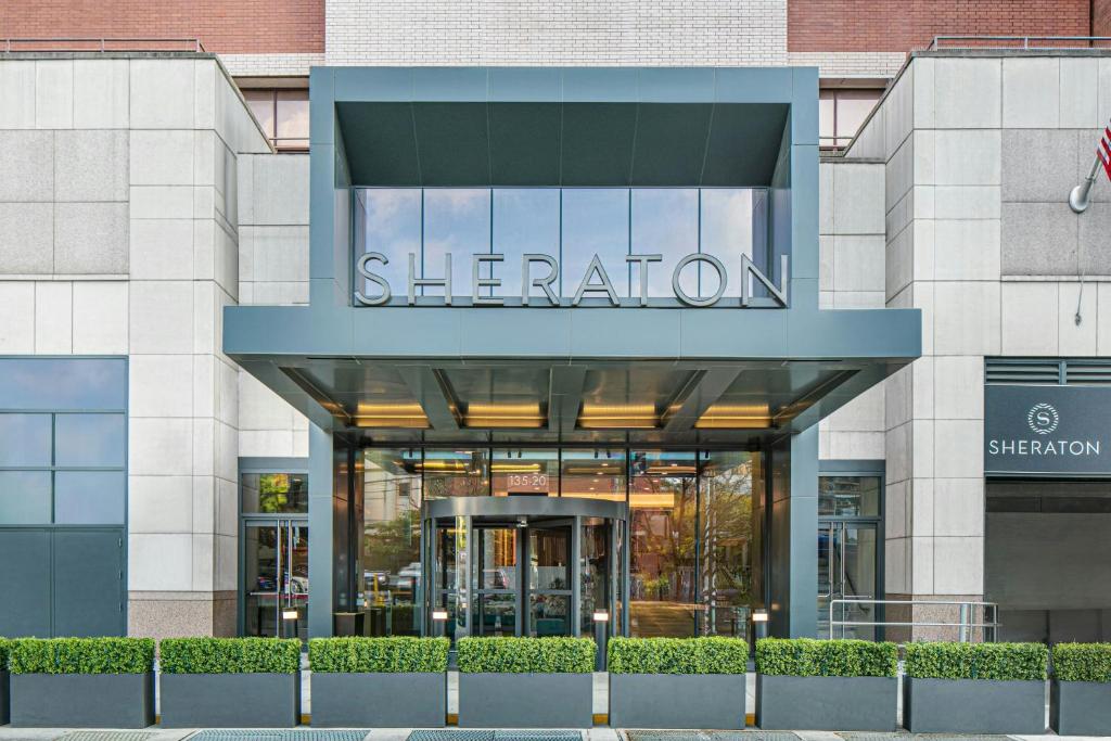 Sheraton LaGuardia East Hotel - Housity