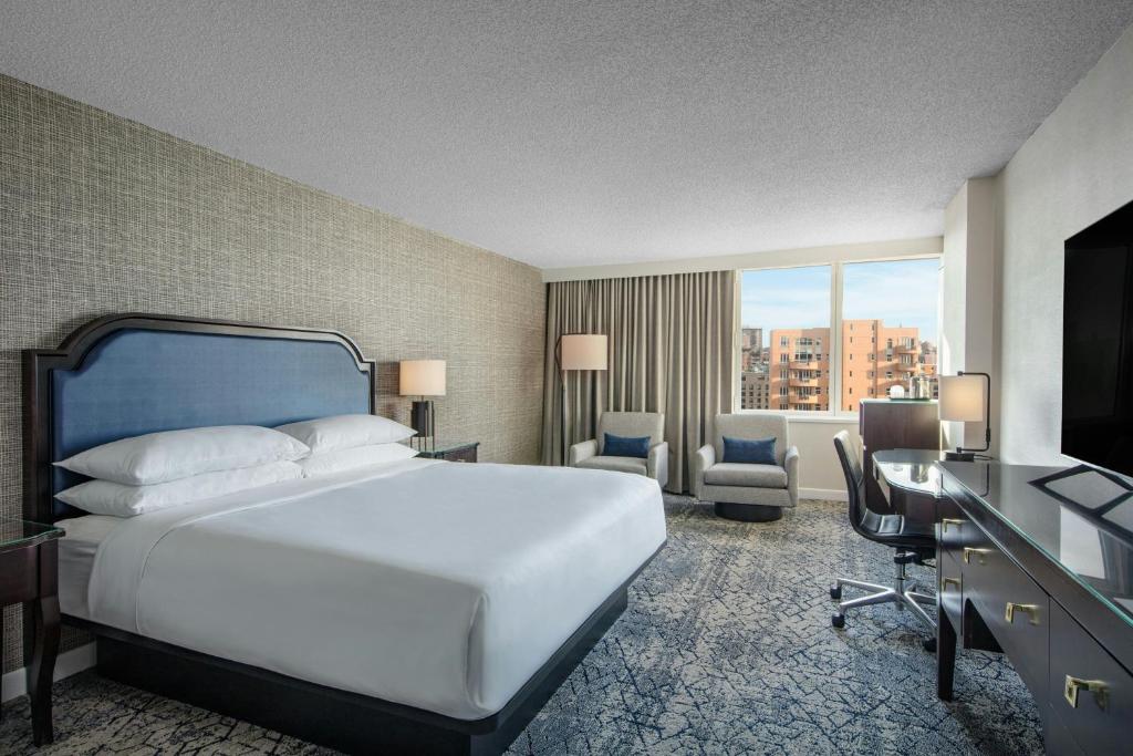 Sheraton LaGuardia East Hotel - 