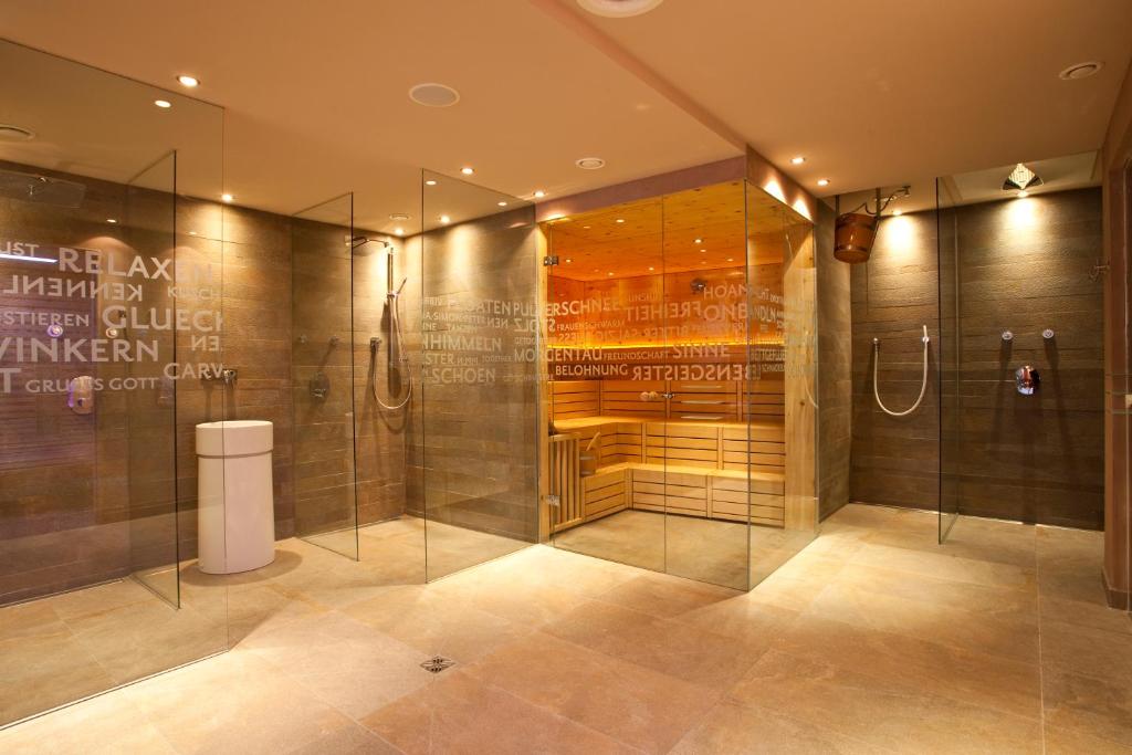 Koupelna v ubytování Hotel Bäckelar Wirt Superior