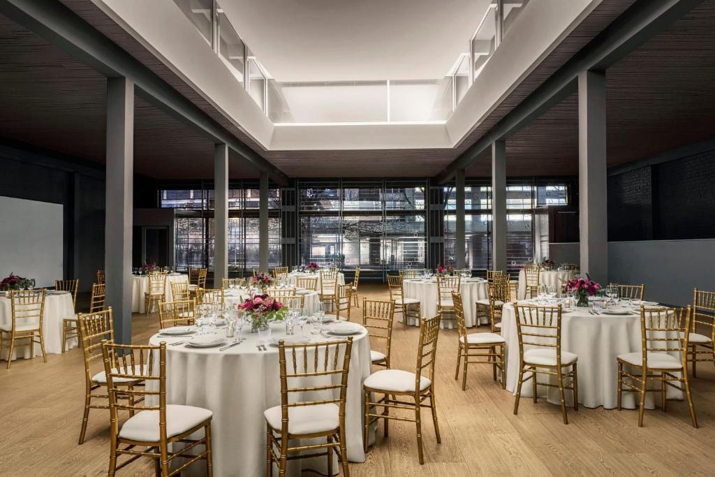 Restaurace v ubytování Kimpton Palladian Hotel by IHG