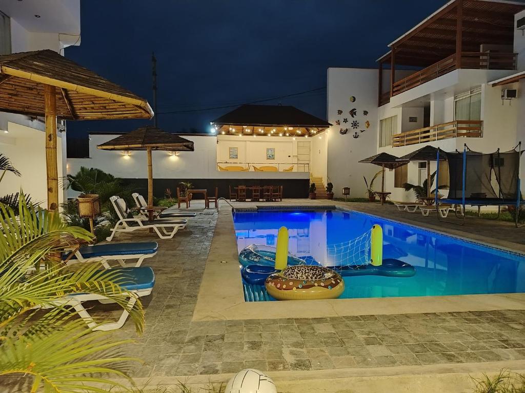 Bazén v ubytování Prim Hotel Vichayito nebo v jeho okolí