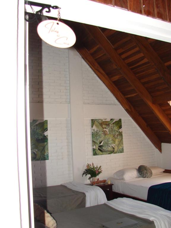 Postel nebo postele na pokoji v ubytování Private rooms, 10 min from SJO Airport