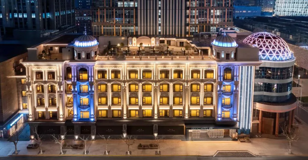 SAVHE Hotel on the Bund Nanjing Road Pedestrian Street in Shanghai