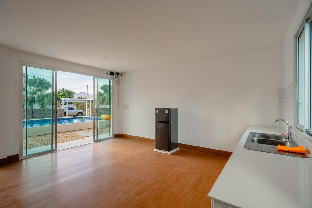 At Pool Villa Huahin - Resim 5