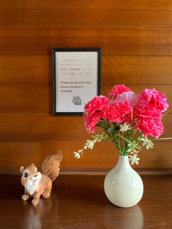Fotografie z fotogalerie ubytování 一棟貸しの宿 貸別荘 水戸ハウス Vacation Rental Mito House! Location is 1-2-55 Kanemachi Ibaraki Prefecture 玄関横のキーボックスの暗証番号はご予約後に宿からのメッセージ欄にてご確認下さい 場所は茨城県水戸市金町1-2-55です v destinaci Mito