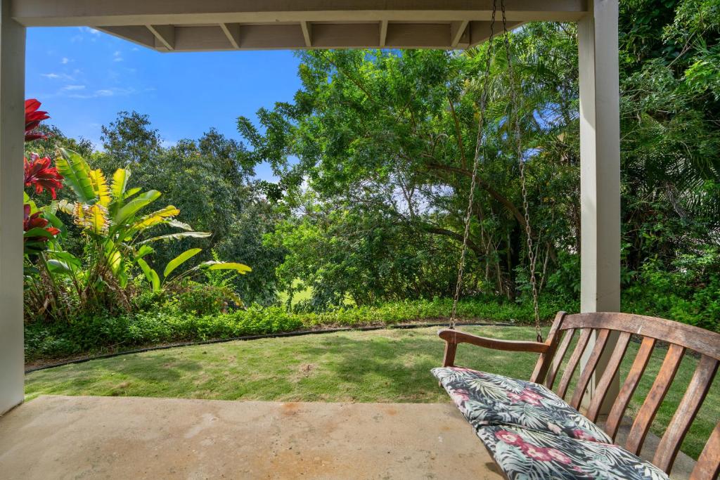 Zahrada ubytování Hanalei Bay Villa Cottage 2Br 2Ba with Mountain Views HBV24