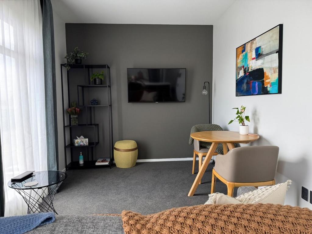 Whitewood Suites Apartment 3C - Resim 10