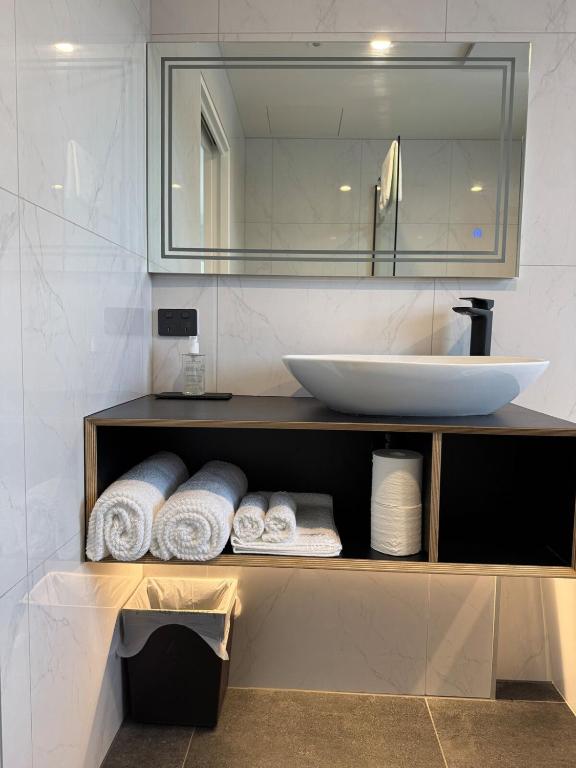 Whitewood Suites Apartment 3C - Resim 18