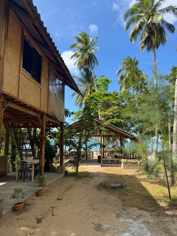 The Beach House at Dipnay San Fernando, El Nido 6