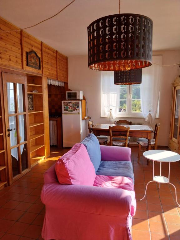 Una cocina o cocineta en Villa panoramica Gazzi