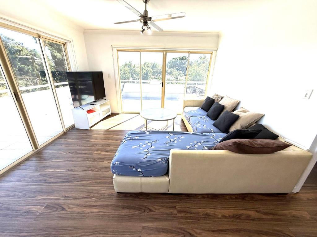 Hampton Court Apartments - Resim 25