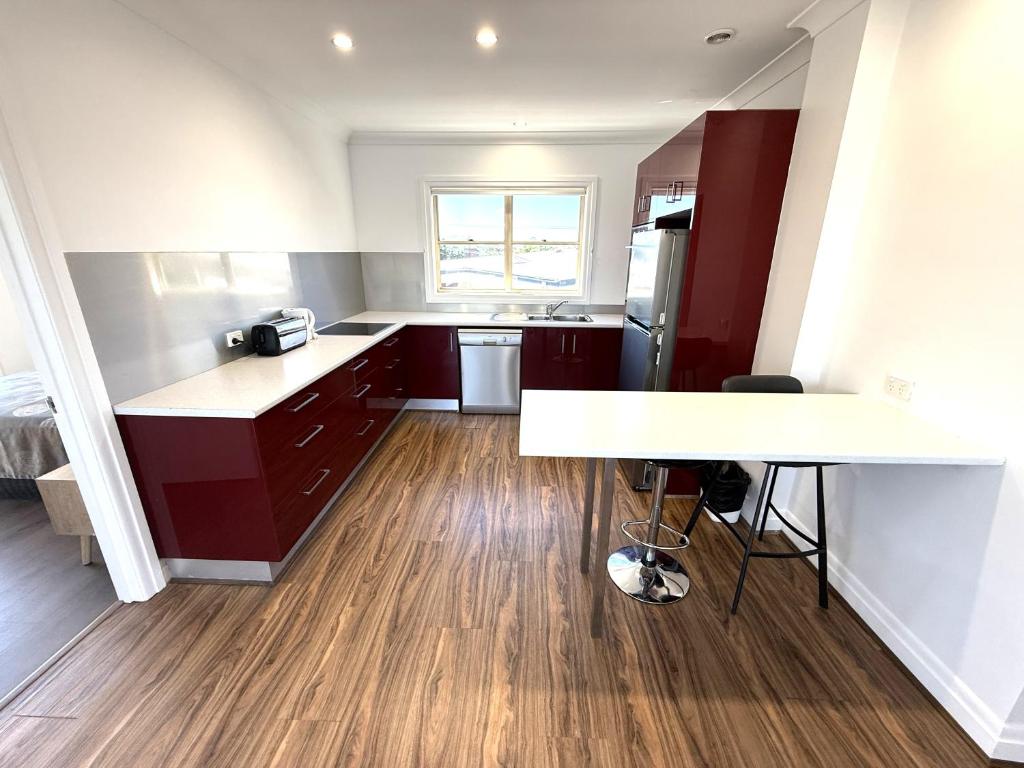 Hampton Court Apartments - Resim 24