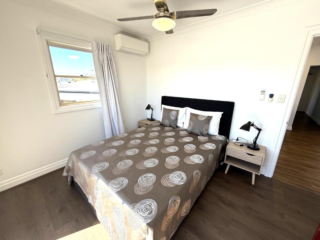 Hampton Court Apartments - Resim 19