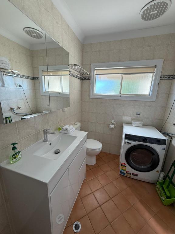 Hampton Court Apartments - Resim 13