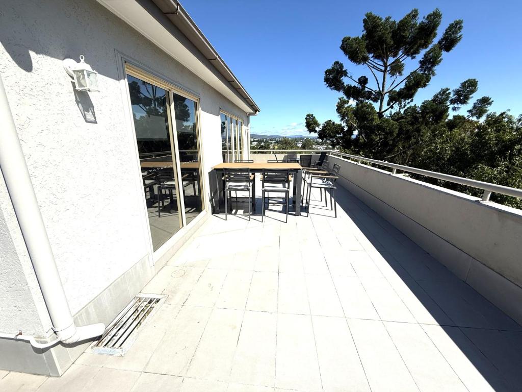 Hampton Court Apartments - Resim 11