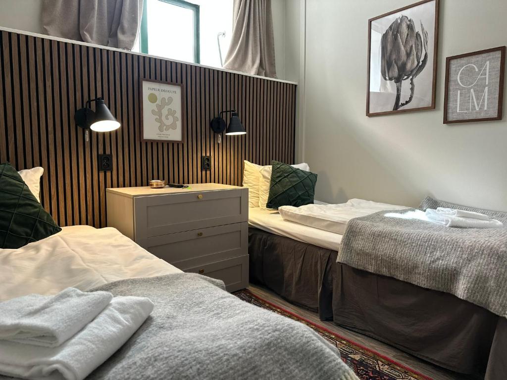 
Twin Room with Shared Bathroom
