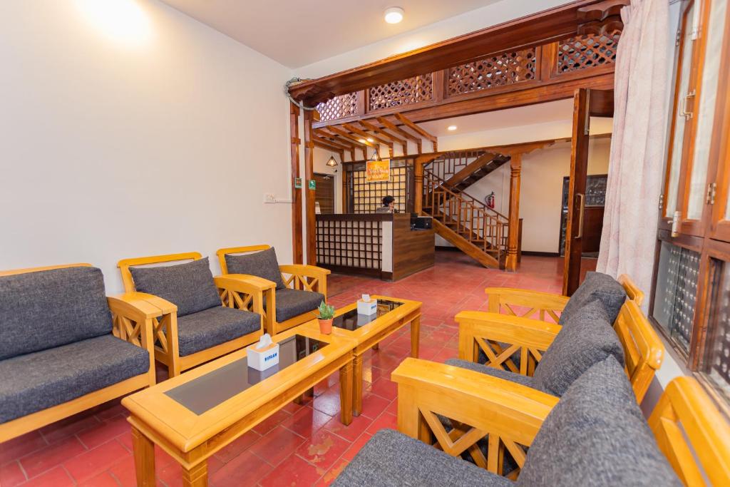 Posezení v ubytování Amber Royel Hotel