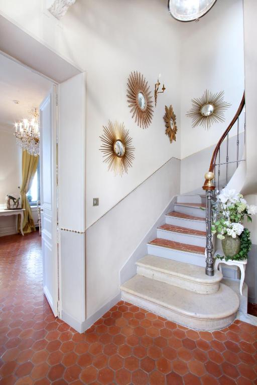 Les Quatre Dauphins - Resim 45